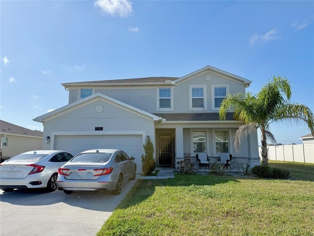 1742 Chatsworth Circle - Photo 1