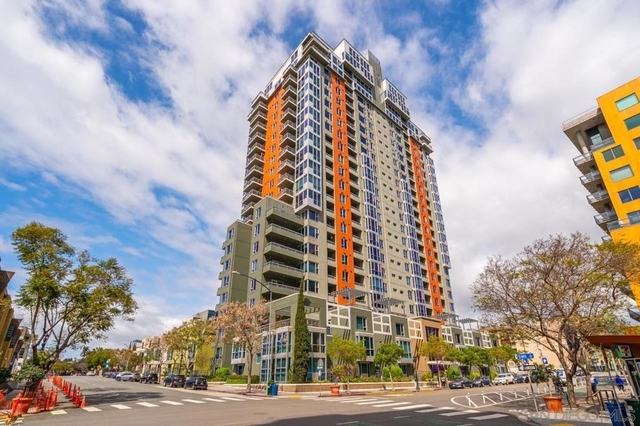 300 W Beech St - Photo 1