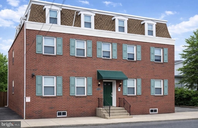 4444 Richmond Street - Photo 1