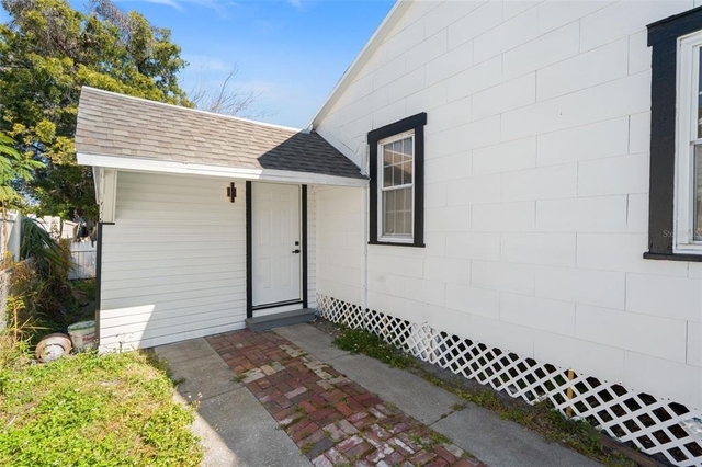 2008 Oakwood Avenue - Photo 1