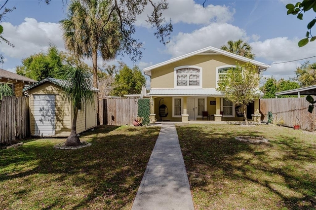 203 W Crest Avenue - Photo 1