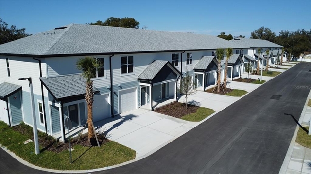 1129 E Caroline Street - Photo 1