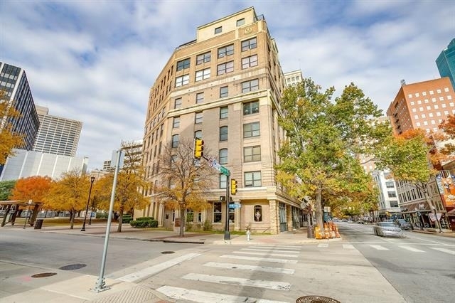 910 Houston Street - Photo 1