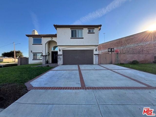 2600 W Picadilly Way - Photo 1