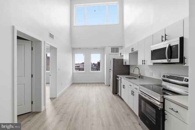 915 N Broad Street - Photo 1