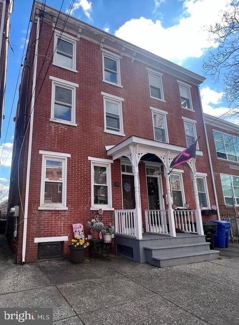 336 Barclay Street - Photo 1