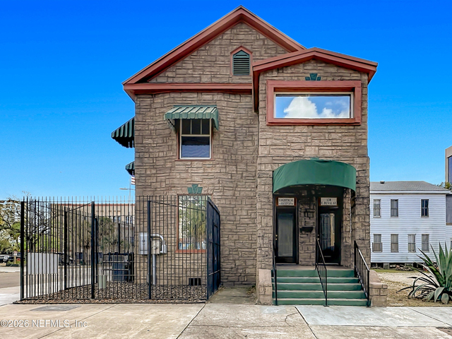 138 E Duval Street - Photo 1