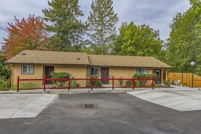 501 N Moss St - Photo 1