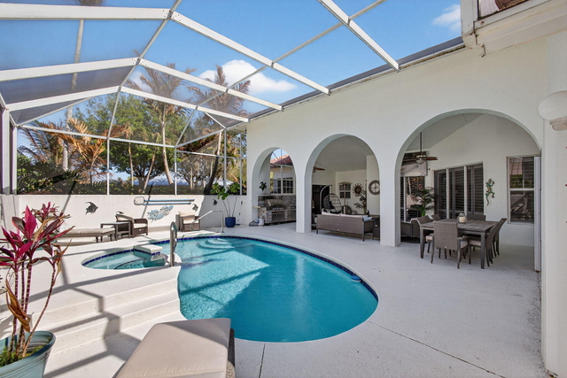 8075 Se Governors Way - Photo 1