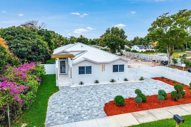 202 Se 4th Street - Photo 1