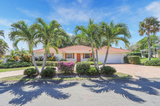 8574 Se Seagrape Way - Photo 1