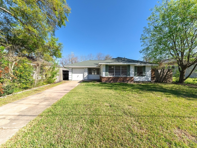 4710 Glenmont Street - Photo 1