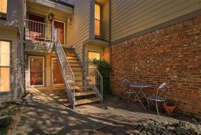2535 Wedglea Drive - Photo 1