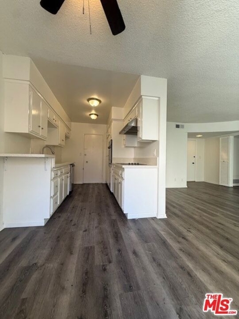 334 S Gramercy Place - Photo 1