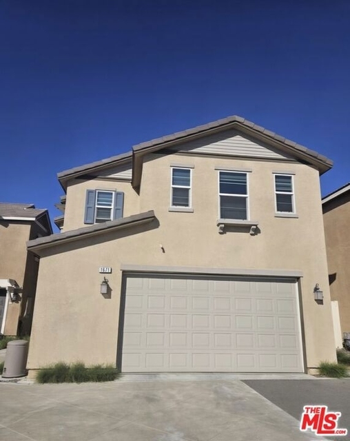 1671 Yarrow Place - Photo 1