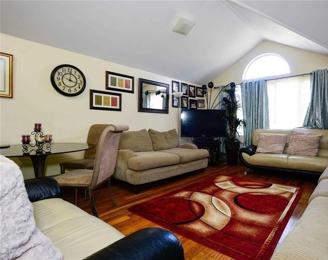 Troy Avenue - Photo 1