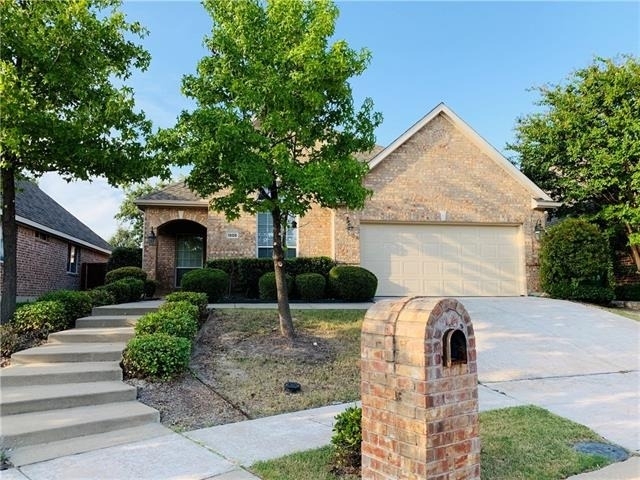 1505 Somerset Drive - Photo 1