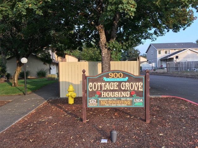 900 N Douglas Ave - Photo 1