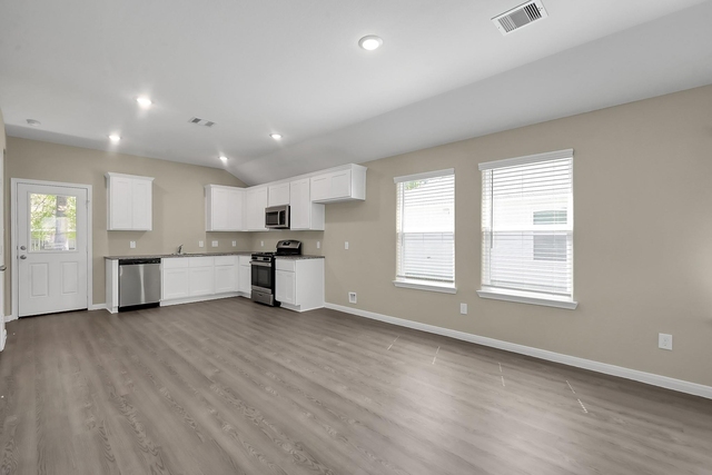 811 Jefferson Avenue - Photo 1