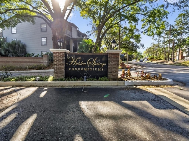 682 Youngstown Parkway - Photo 1