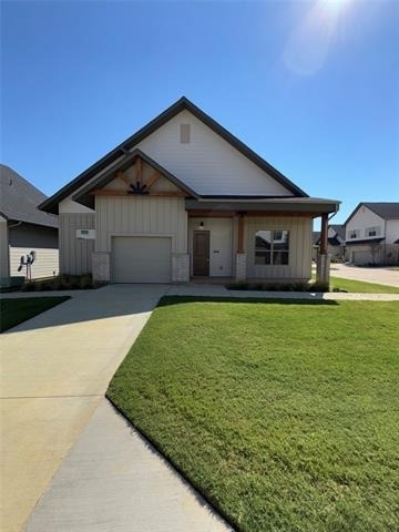 2036 Oak Grove - Photo 1