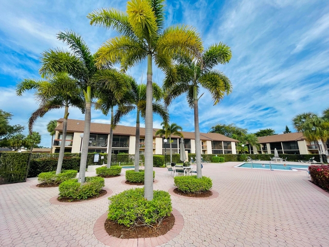 2297 Sw 15th Street - Photo 1