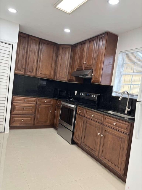 1549 Nw 60th Avenue - Photo 1