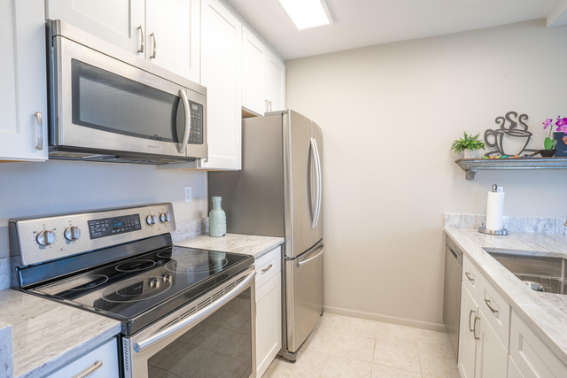 250 Ne 20th Street - Photo 1