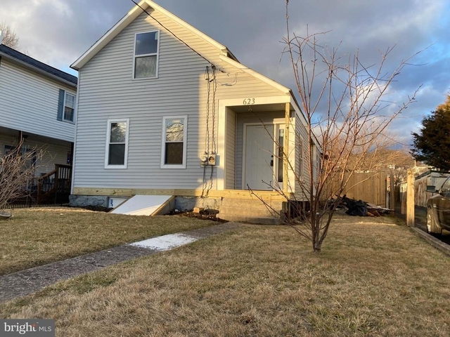 623 Columbia Avenue - Photo 1