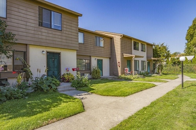 2812 W 7th Street - Photo 1