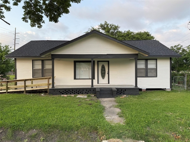 1934 Austin Avenue - Photo 1
