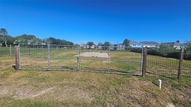 303 15th Street - Photo 1