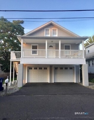 140 College Place - Photo 1