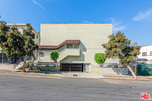 933 S Manhattan Place - Photo 1
