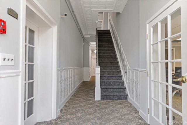 47 Beekman Avenue - Photo 1
