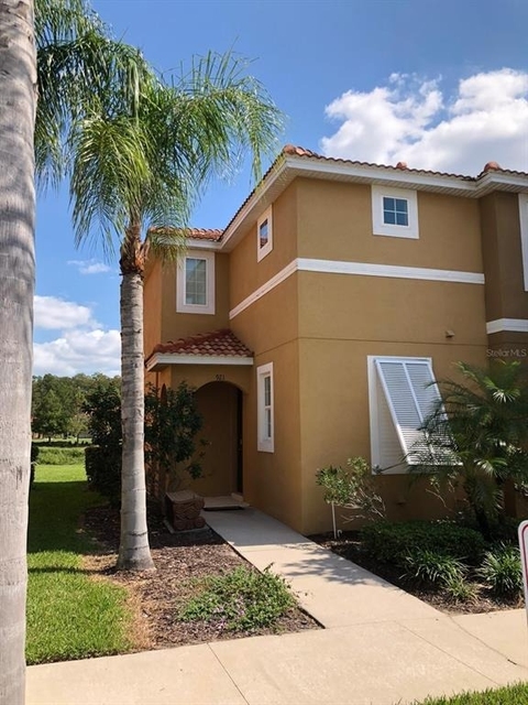 921 Las Fuentes Drive - Photo 1