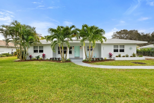 337 Fairway N - Photo 1