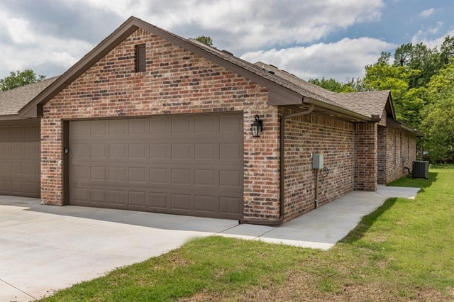 437 Chalk Hill Court - Photo 1