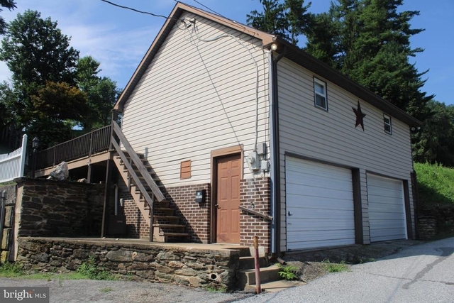 10 Winter Avenue - Photo 1