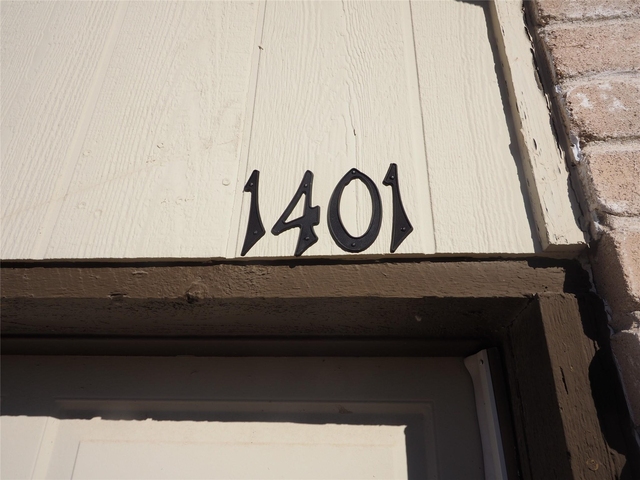 1403 Hermitage Dr - Photo 1