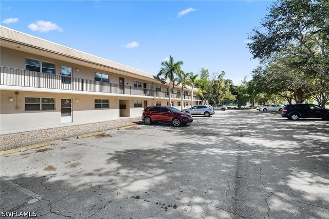 1560 Colonial Boulevard - Photo 1