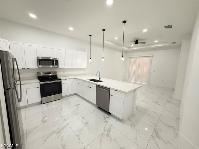 1253 Columbus Boulevard - Photo 1
