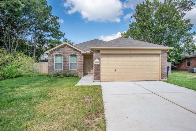13006 Lazy Lane - Photo 1