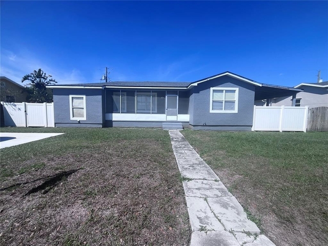 3215 W Pine Street - Photo 1