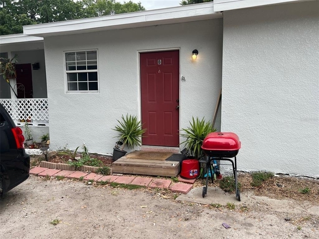 4204 N Manhattan Avenue - Photo 1