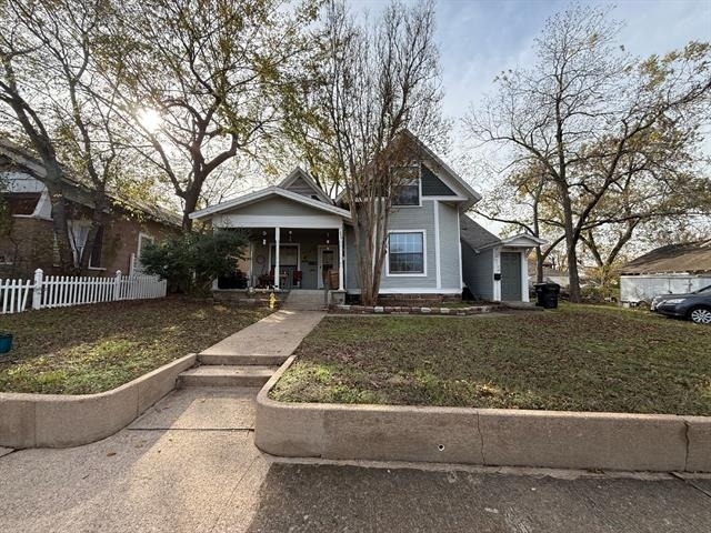 224 W Hull Street - Photo 1