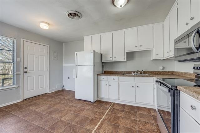 7 Pershing Drive - Photo 1