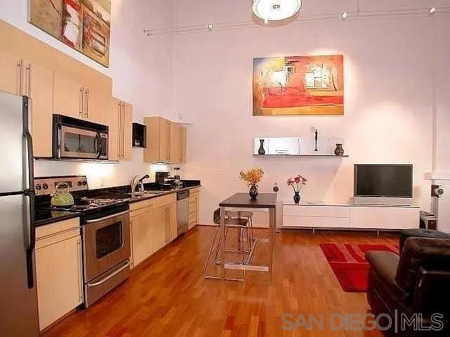 1501 Front St - Photo 1