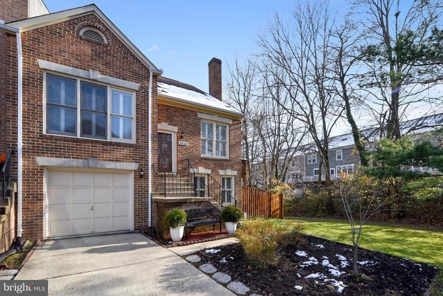 3023 Oakton Meadows Court - Photo 1