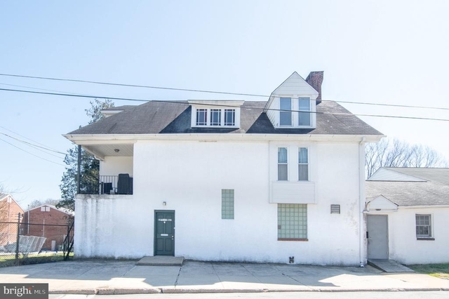 401 W Washington Street - Photo 1